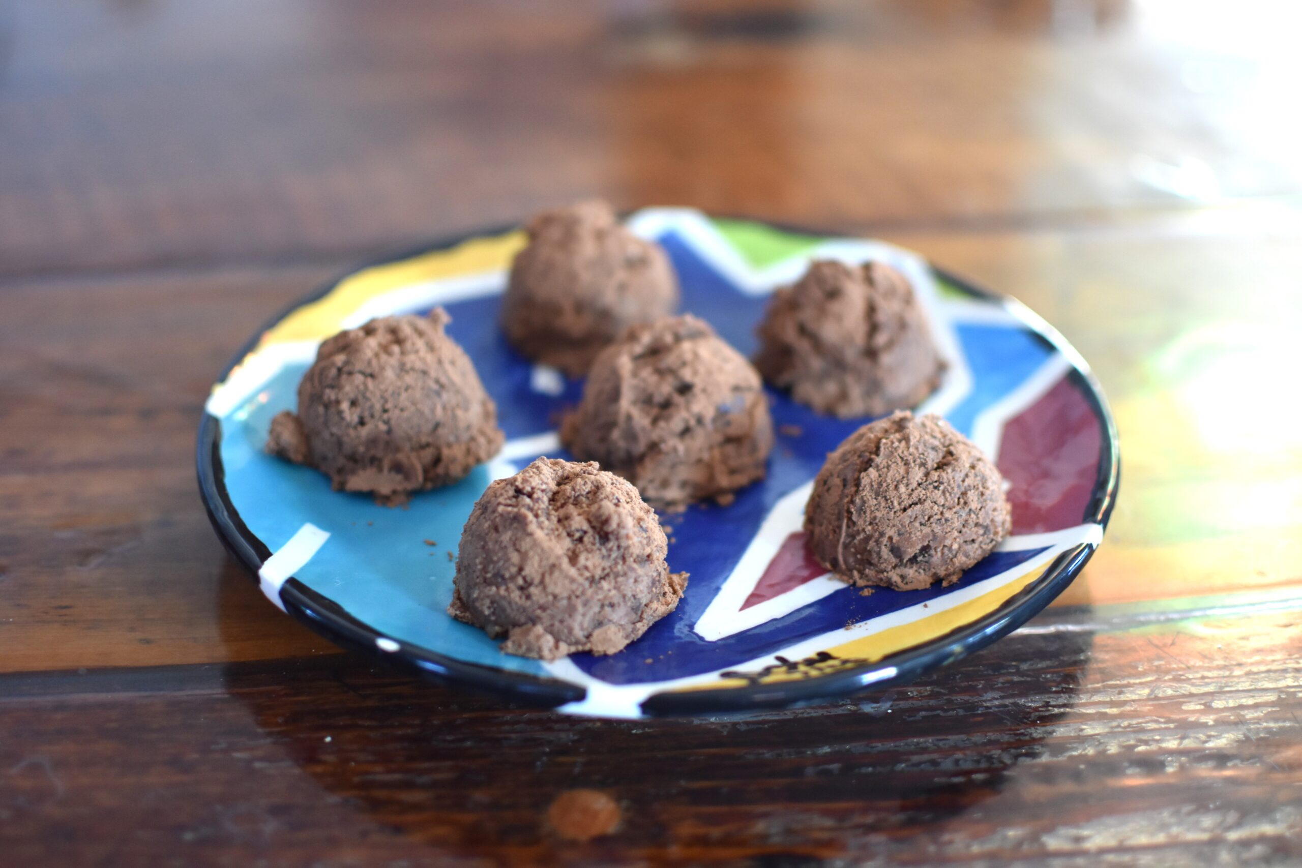 Almond date balls